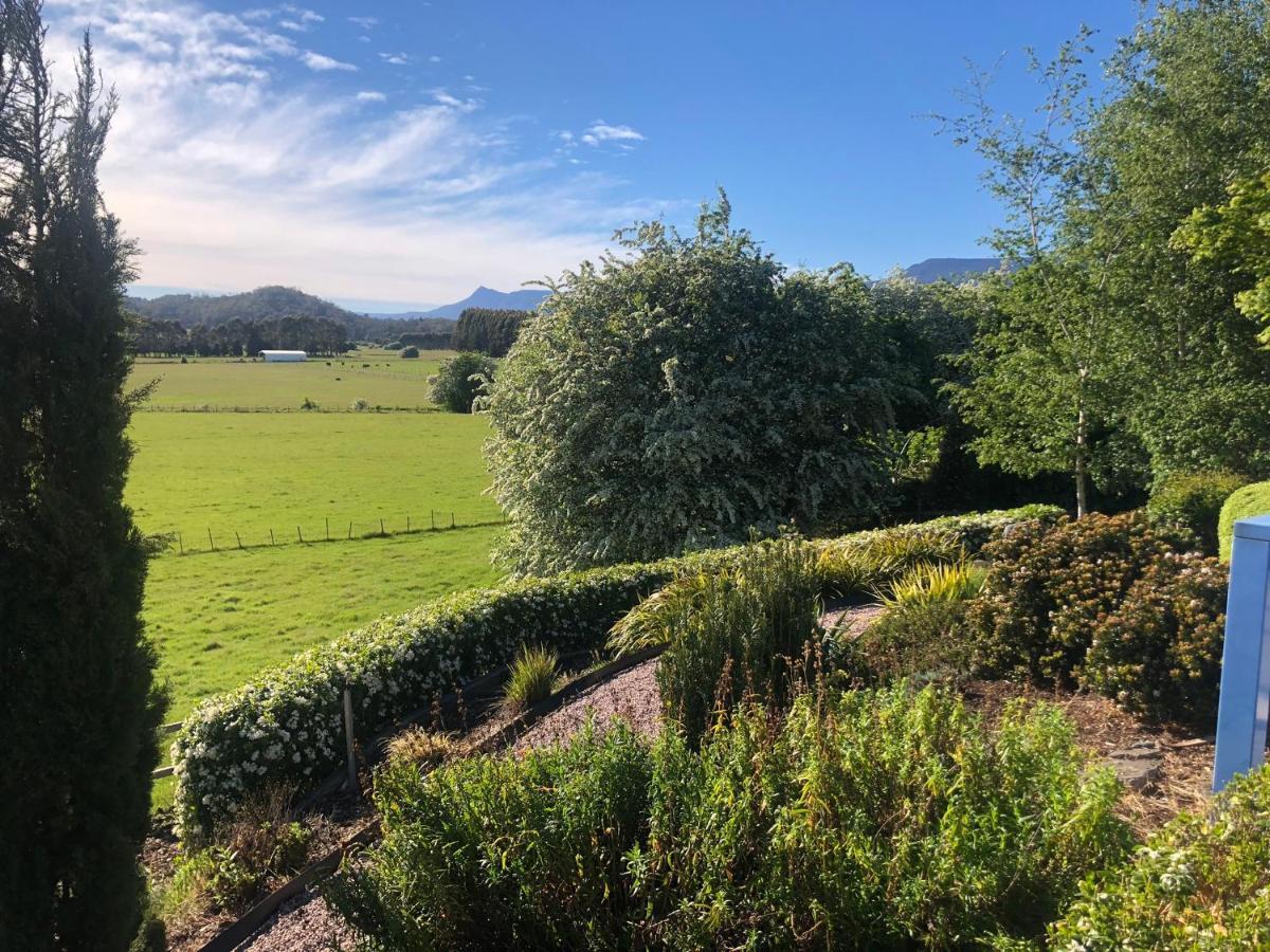 Mole Creek Hideaway Hotel Exterior photo